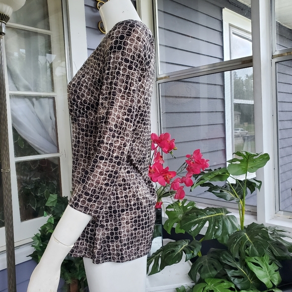 Liz Claiborne Poly Spandex Circle Print Top Size Small - Picture 3 of 6